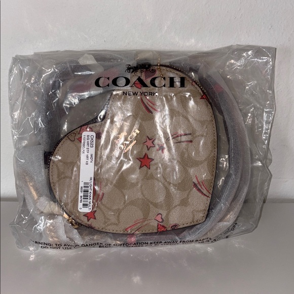 Coach Heart Crossbody In Signature
Canvas With Heart And Star Print nwt - Picture 10 of 10